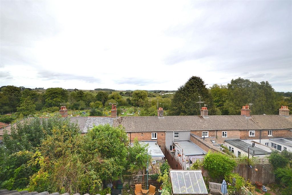 Property photo 3 of 15 8 (87).Png