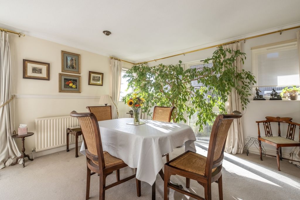 Property photo 3 of 9 Flat-16-Hawthorn-...