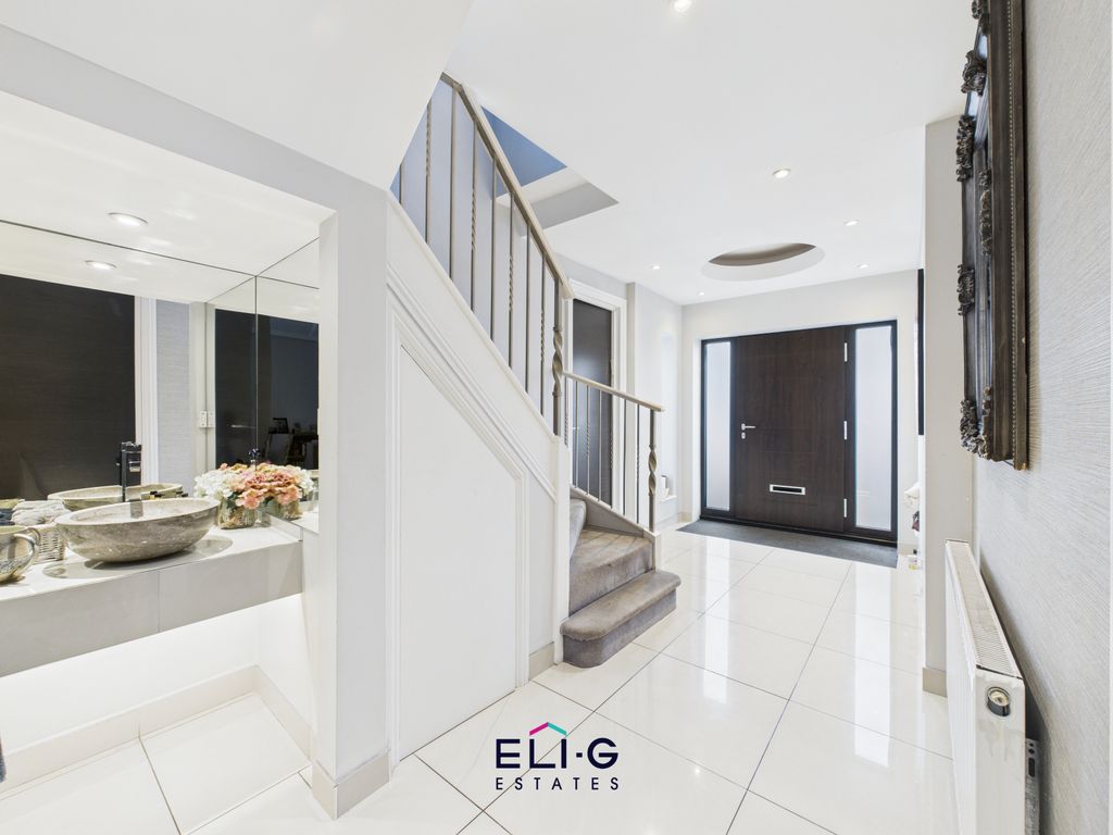 Property photo 2 of 20 Gallery