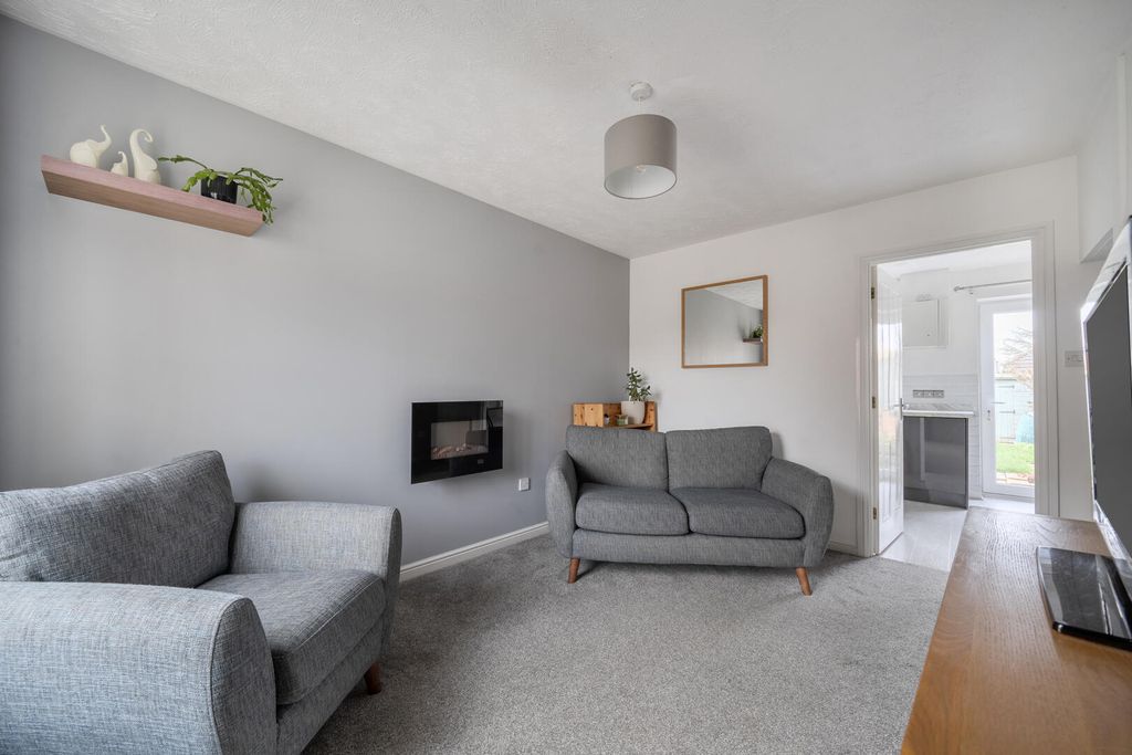 Property photo 2 of 12 Living Room