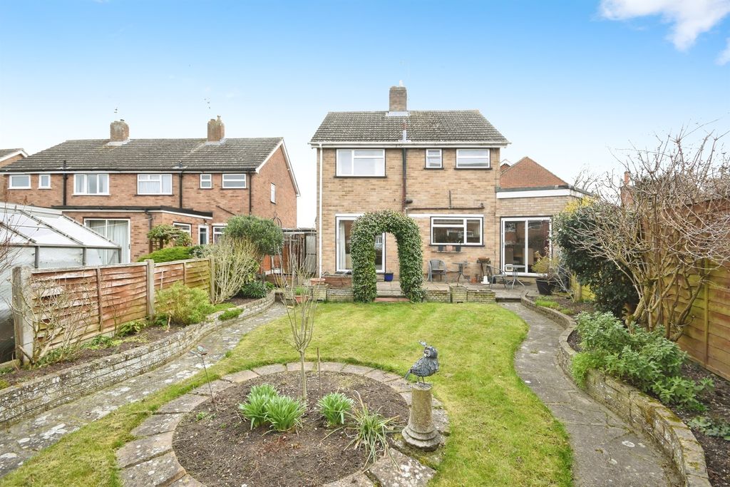 Property photo 2 of 17