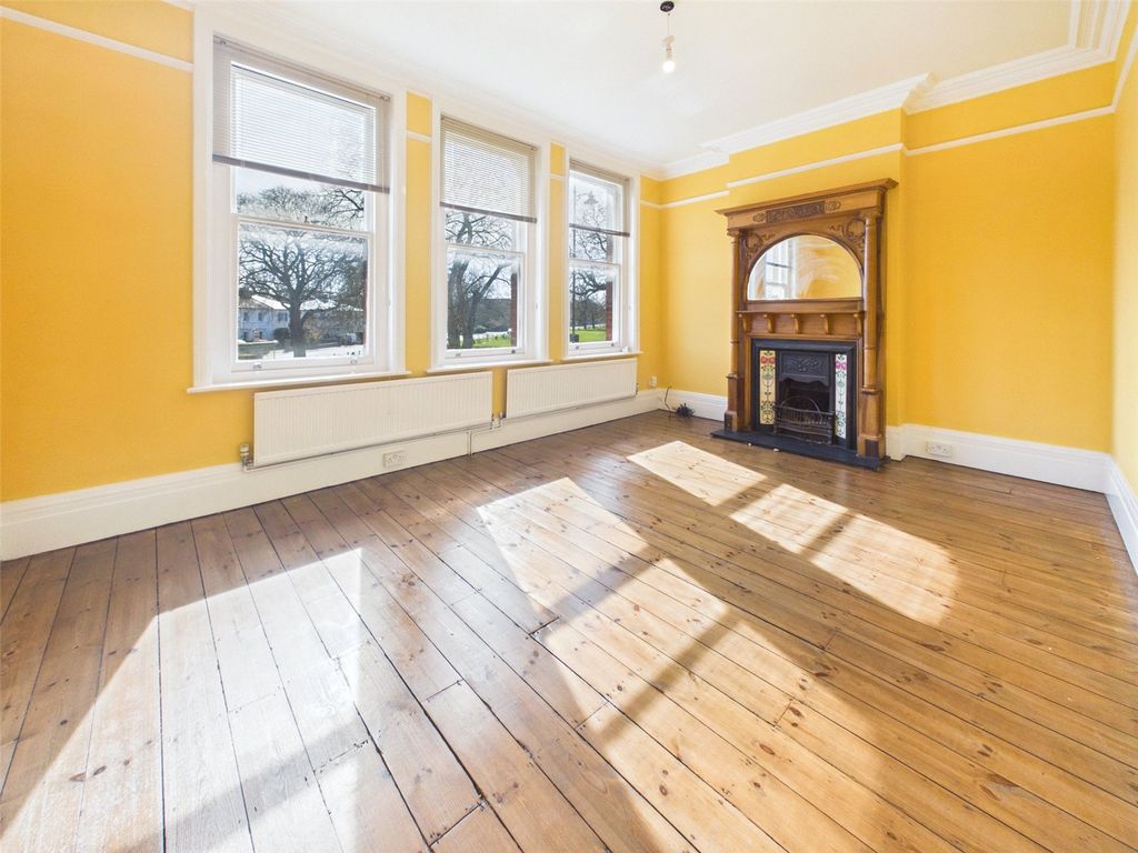 Property photo 2 of 16 Picture No. 02