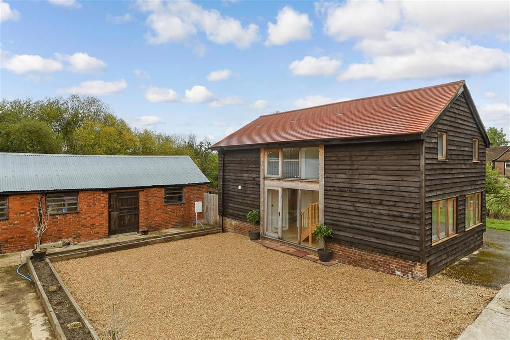 Property photo 1 of 17 External (Web)