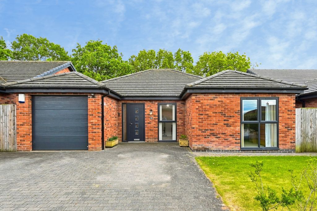 Property photo 1 of 18 Pbox-Img.Jpg