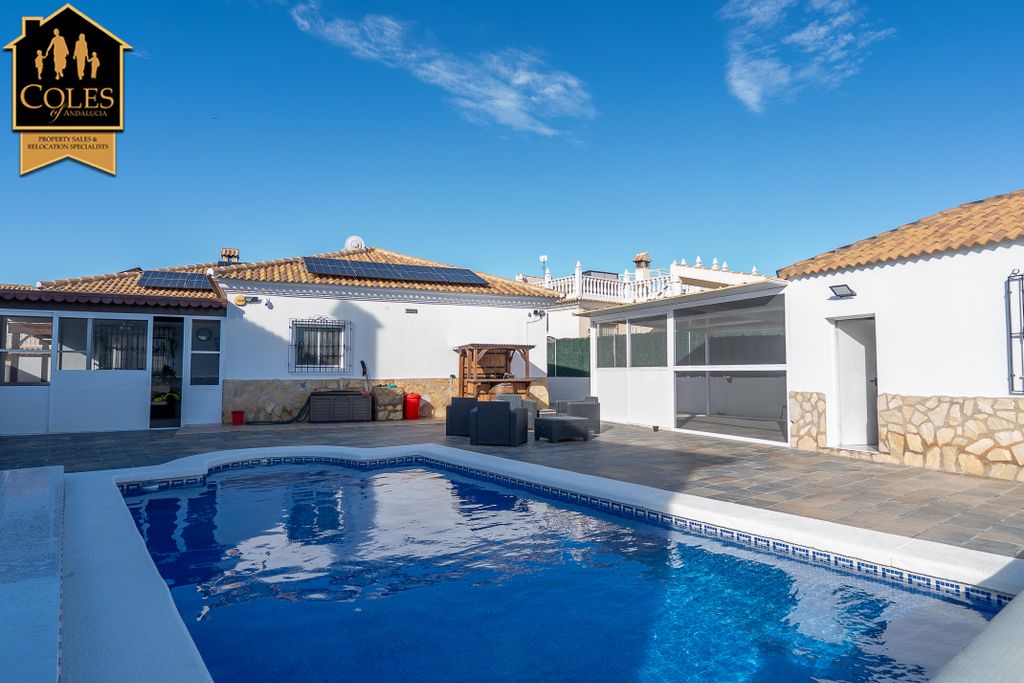 Property photo 1 of 32