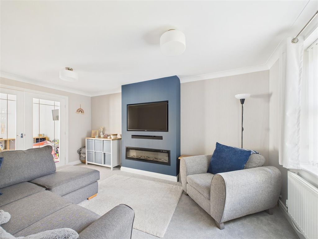 Property photo 2 of 15 Cam03303G0-Pr0256-Still008.Jpg