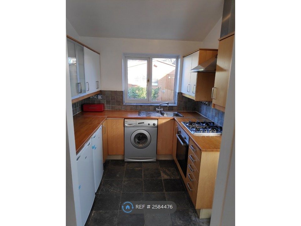 Property photo 3 of 15 Kitchen