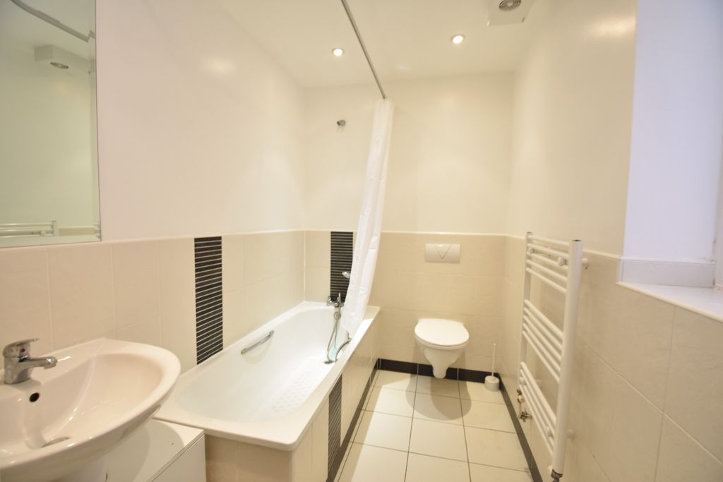 Property photo 3 of 8 2300023