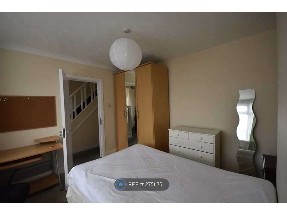 Property photo 2 of 18 Room 1