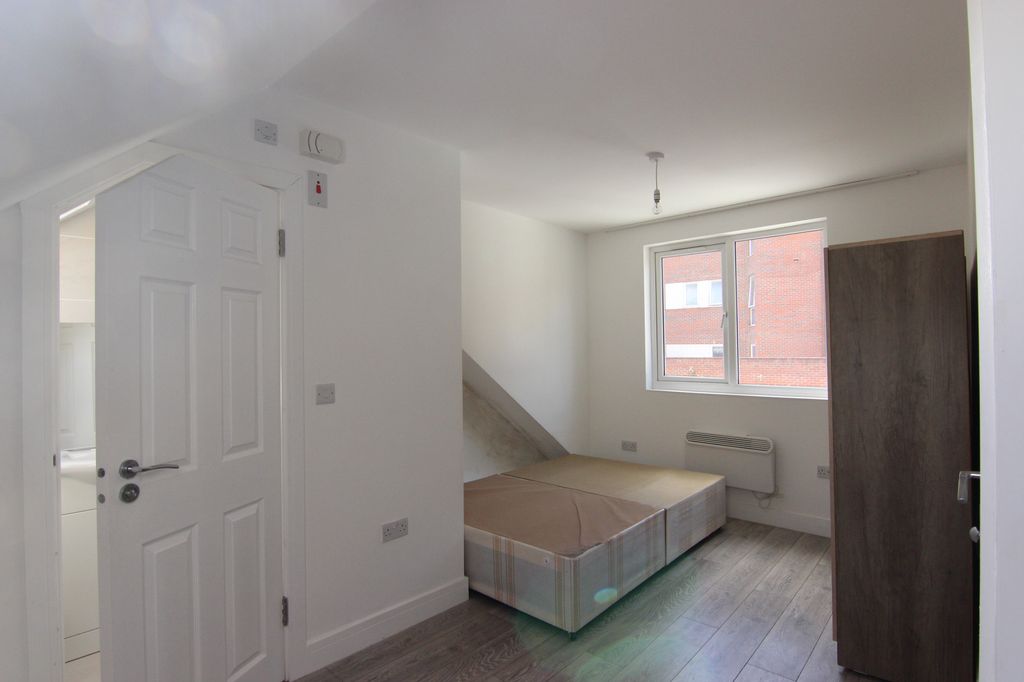 Property photo 2 of 3