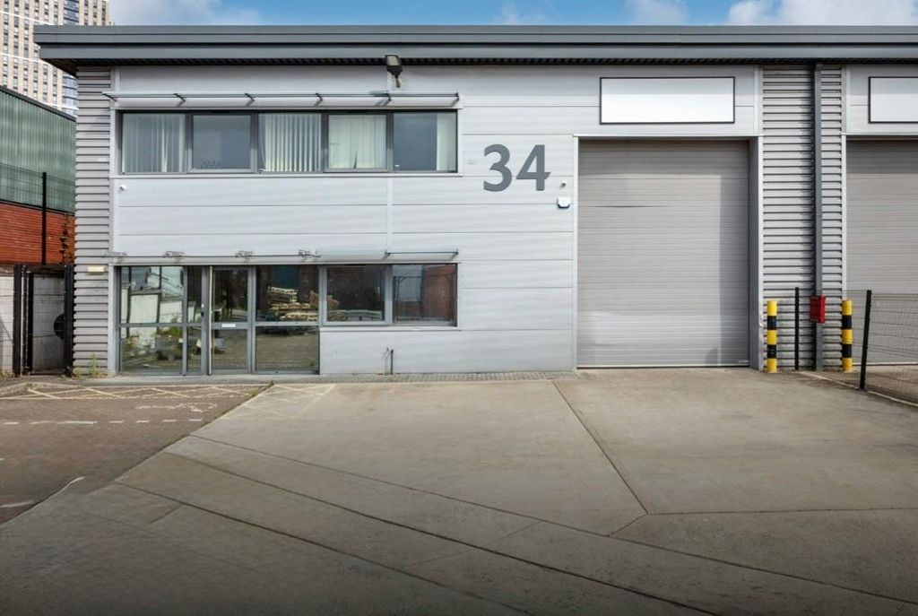 Property photo 1 of 3 Unit 34 Telford Way, Segro Park Westway