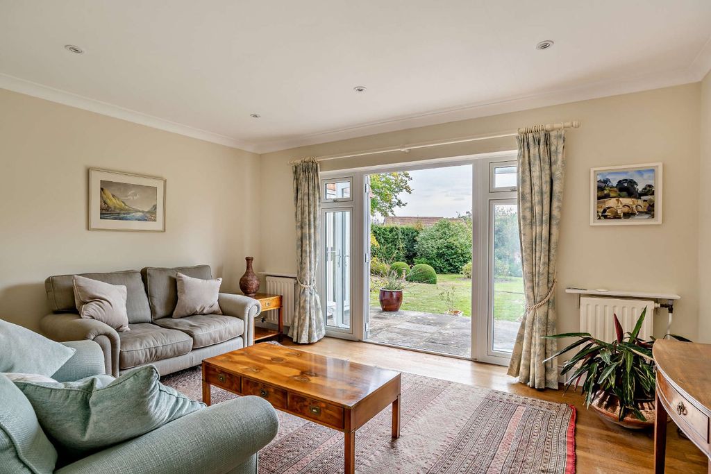 Property photo 3 of 14 Sitting/Family Room