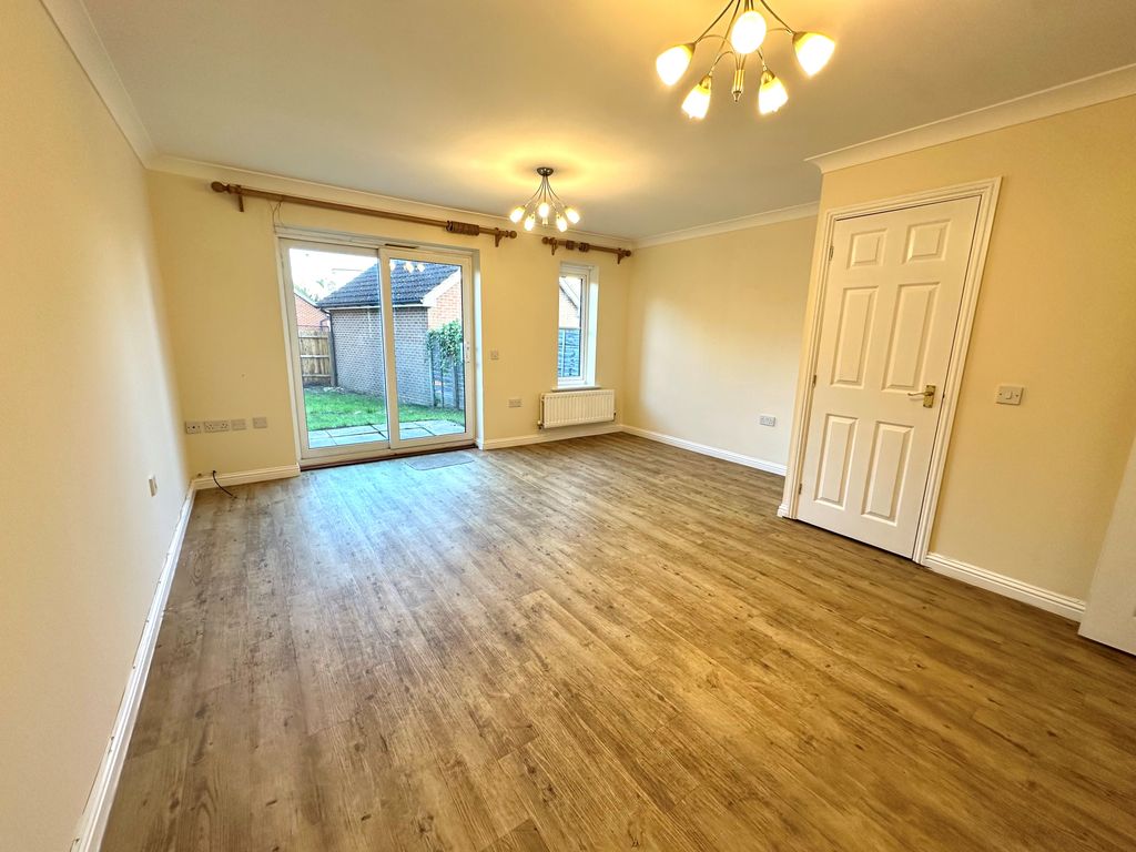 Property photo 2 of 8 View