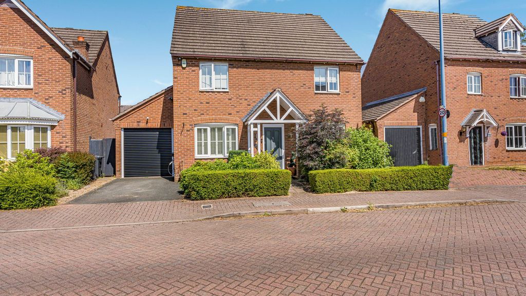 Property photo 1 of 32
