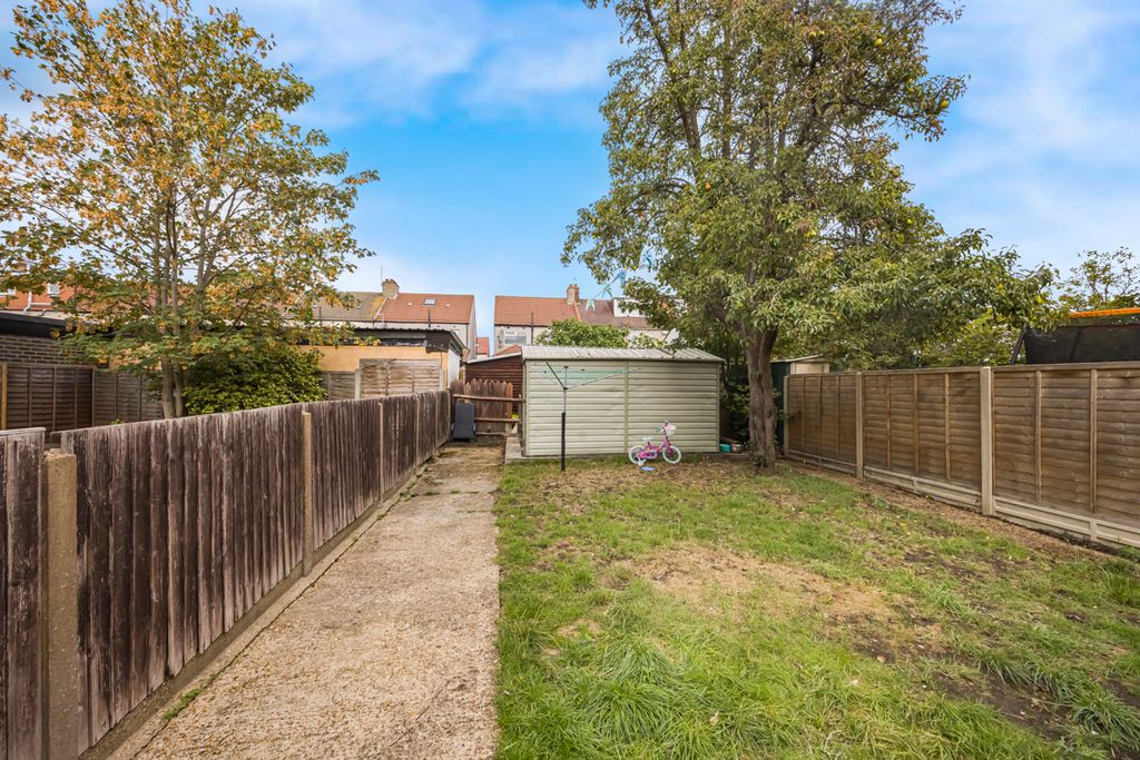 Property photo 2 of 21