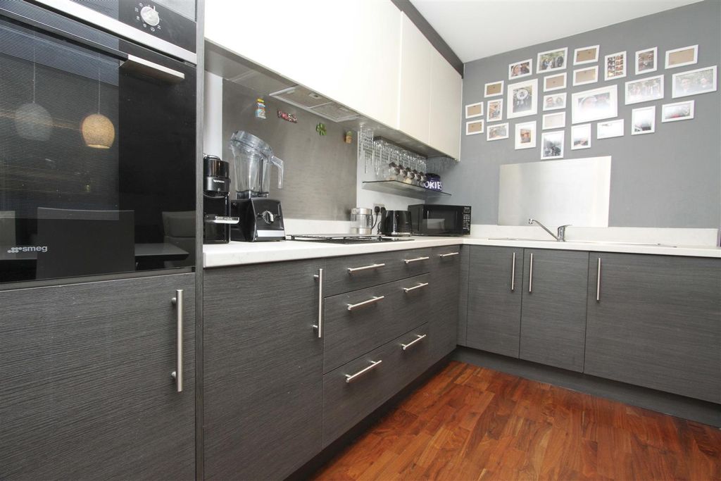 Property photo 3 of 13 Kitchen