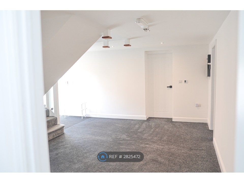 Property photo 3 of 35