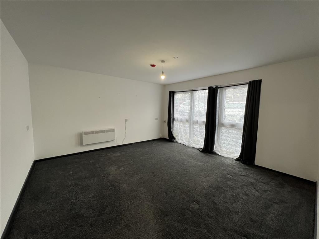 Property photo 3 of 7 Balcony