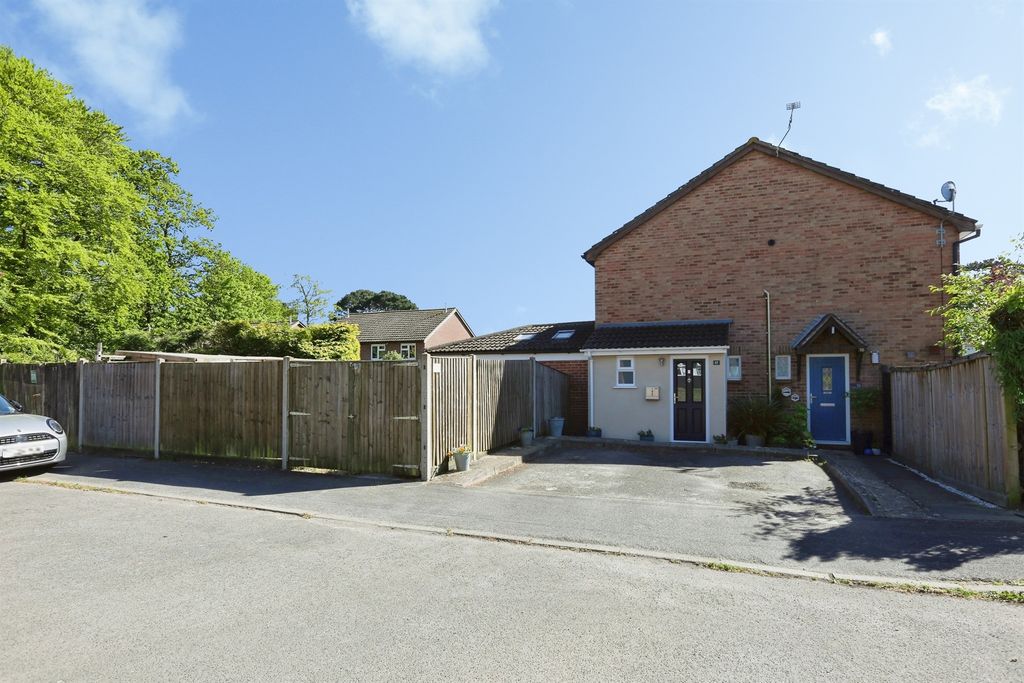 Property photo 1 of 16