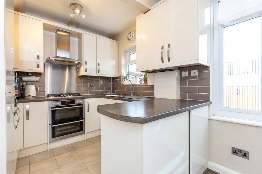 Property photo 2 of 17 Picture No. 04