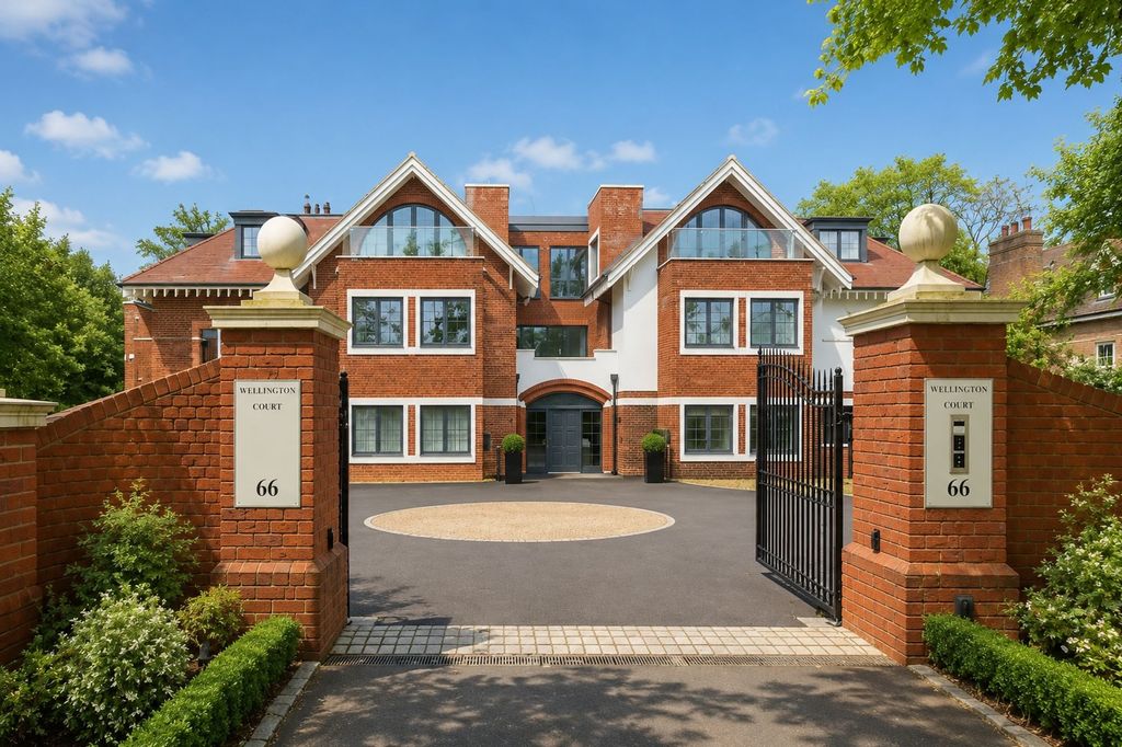 Property photo 1 of 15 External