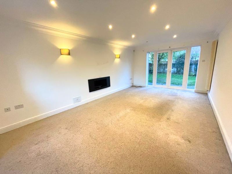 Property photo 2 of 18 Photo 34