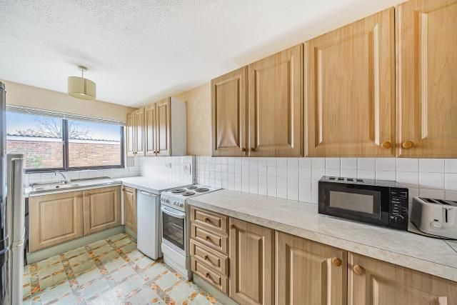 Property photo 2 of 20 Kitchen