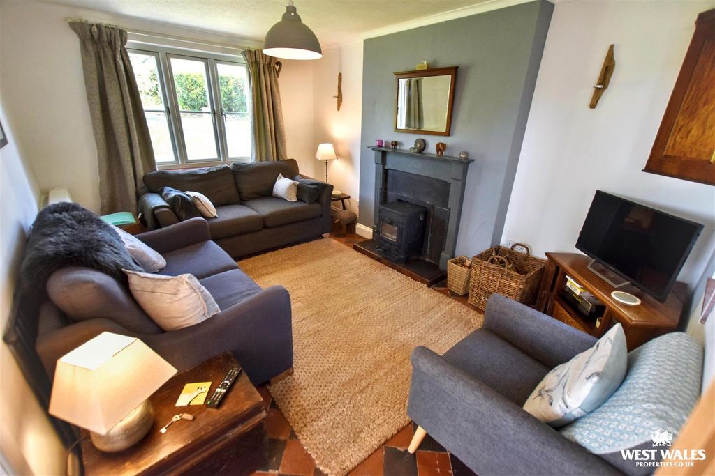 Property photo 3 of 24 13 (8).Jpg