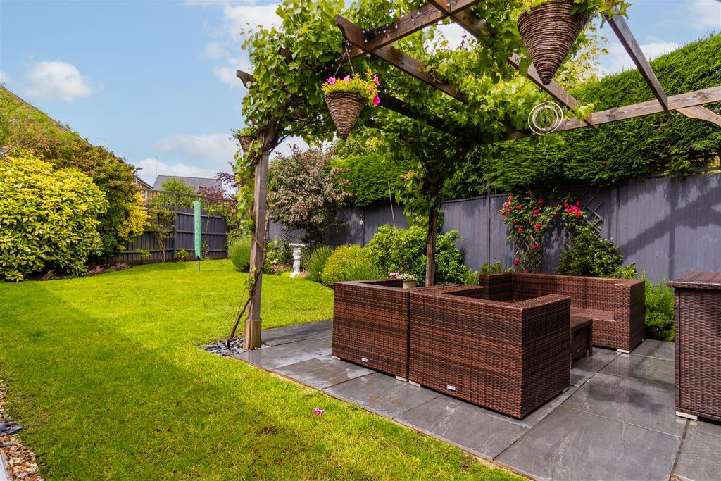 Property photo 2 of 42