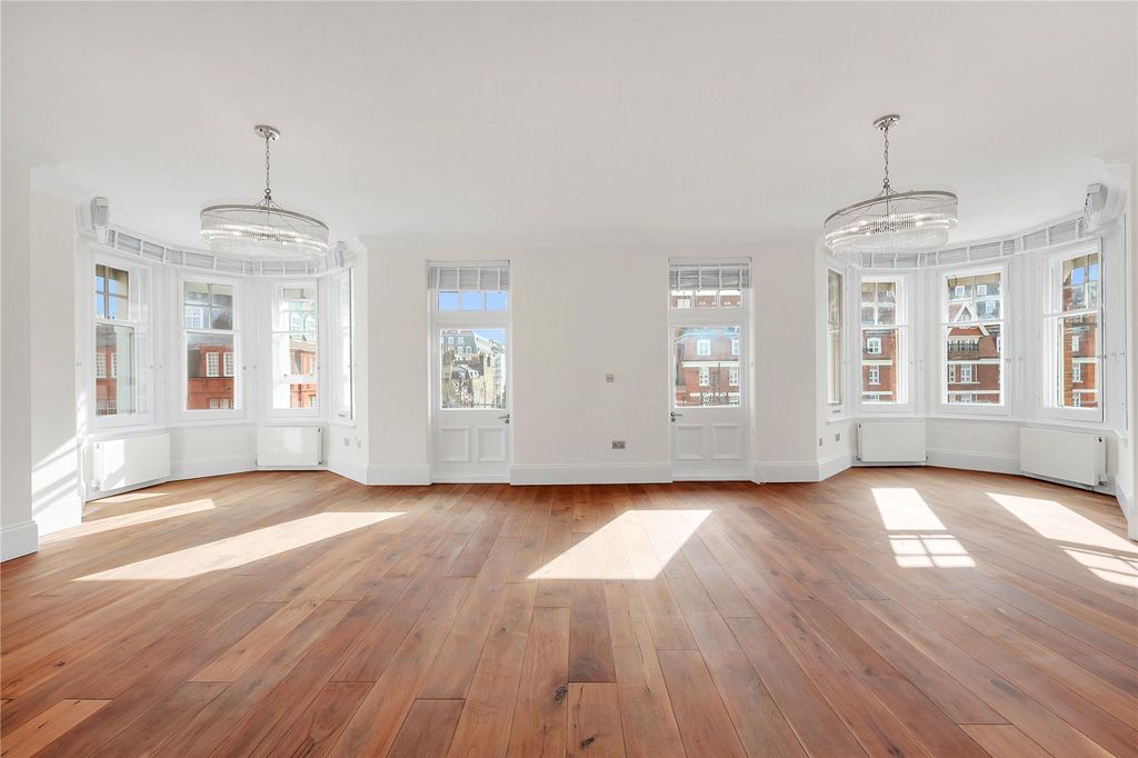 Property photo 1 of 28 Living/Dining Area