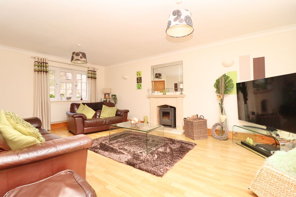 Property photo 3 of 16 Img_4971