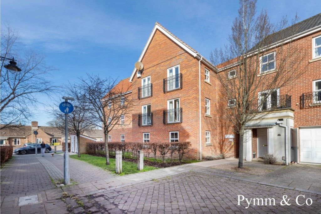 Property photo 1 of 9