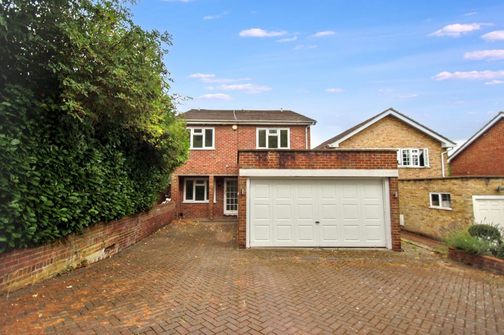 Property photo 1 of 32