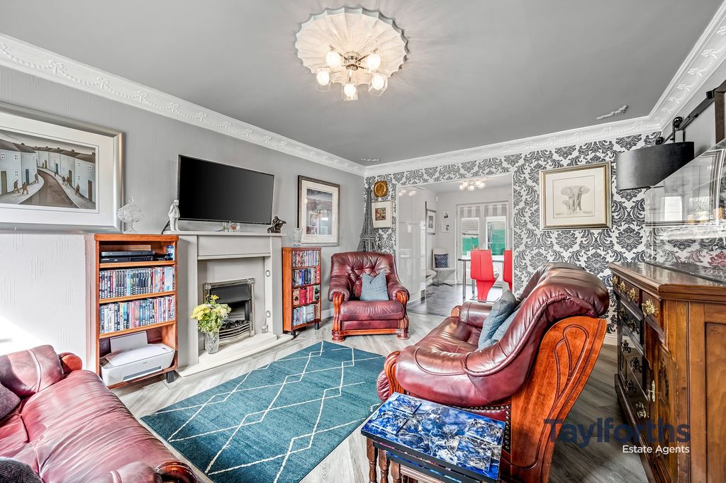 Property photo 3 of 43