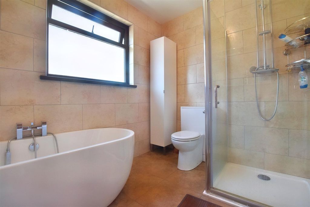 Property photo 3 of 21 Bathroom