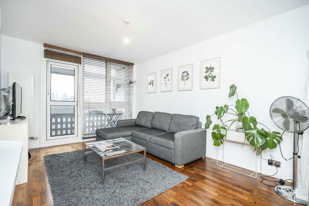 Property photo 2 of 8