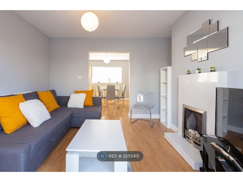 Property photo 1 of 19 Lounge