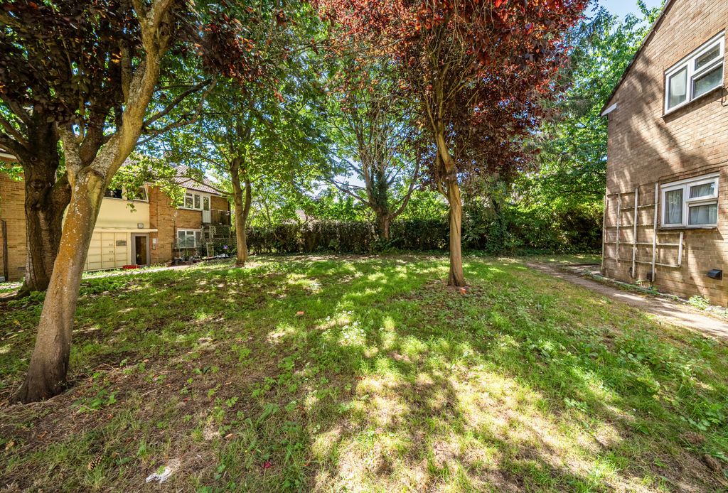 Property photo 3 of 8 1486552-15-6A4646...