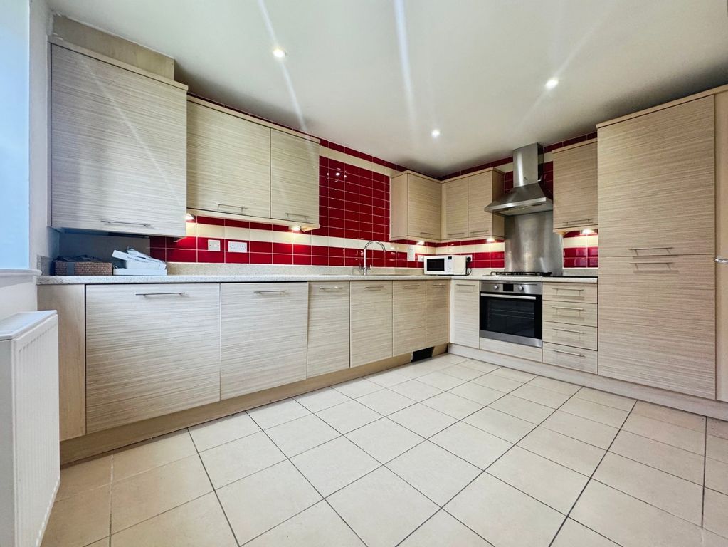 Property photo 2 of 13 Picture No. 31