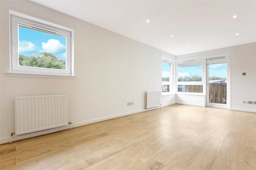 Property photo 2 of 23 Picture No. 03