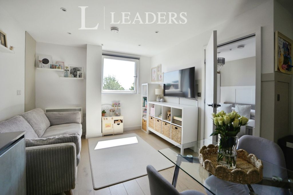 Property photo 1 of 8 Pbox-Img.Jpg