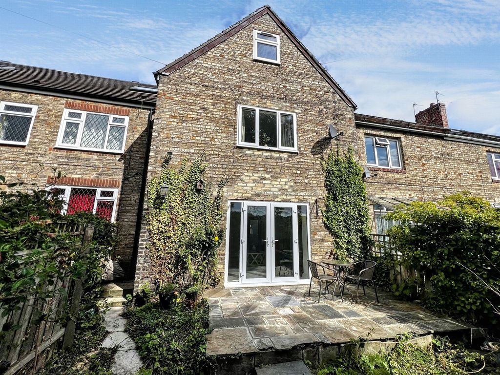 Property photo 1 of 28