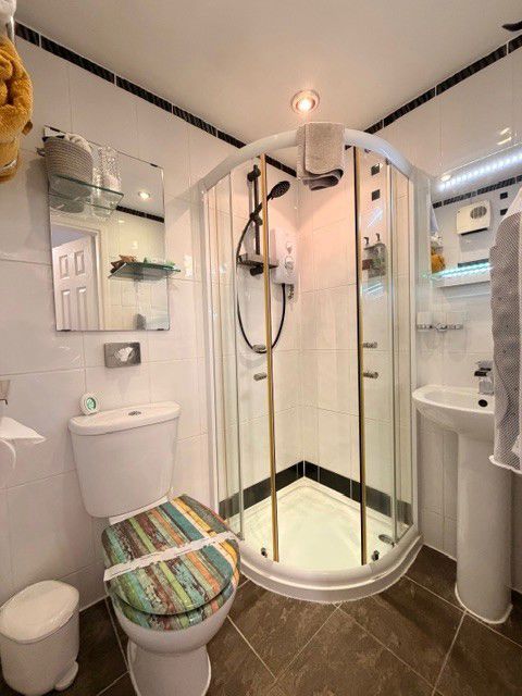 Property photo 3 of 33