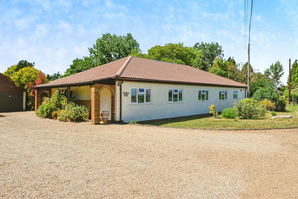 Property photo 3 of 28