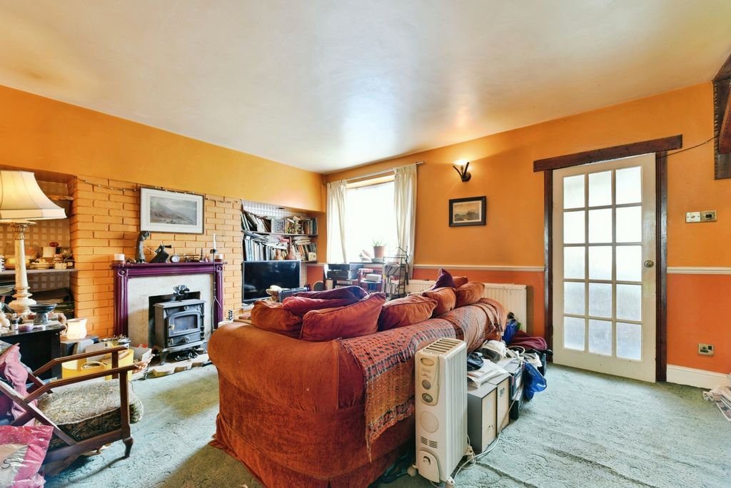 Property photo 3 of 21 Pbox-Img.Jpg