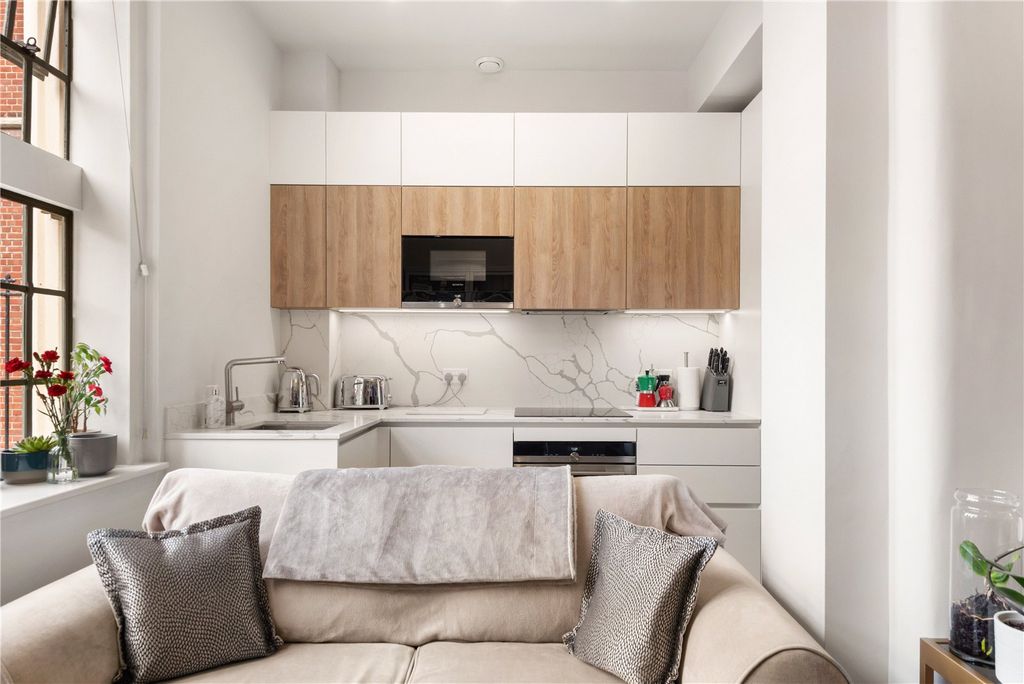 Property photo 3 of 13 Kitchen