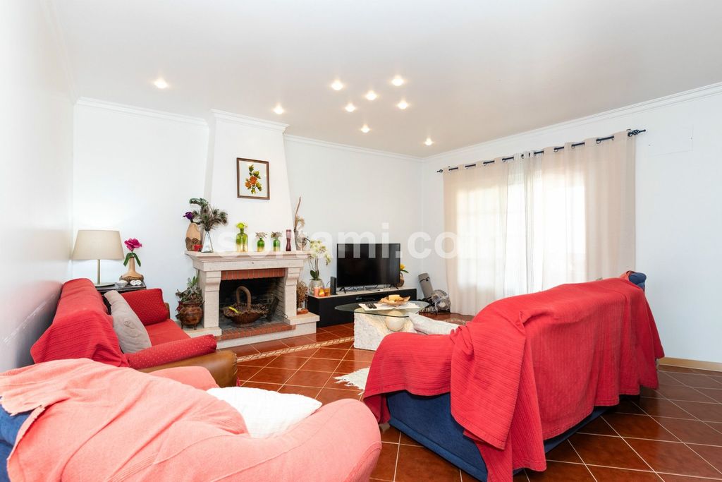 Property photo 2 of 31