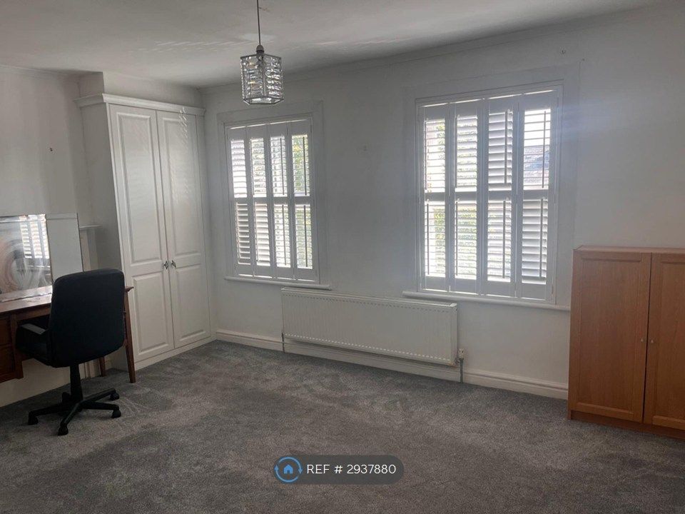 Property photo 1 of 4 Master Bedroom