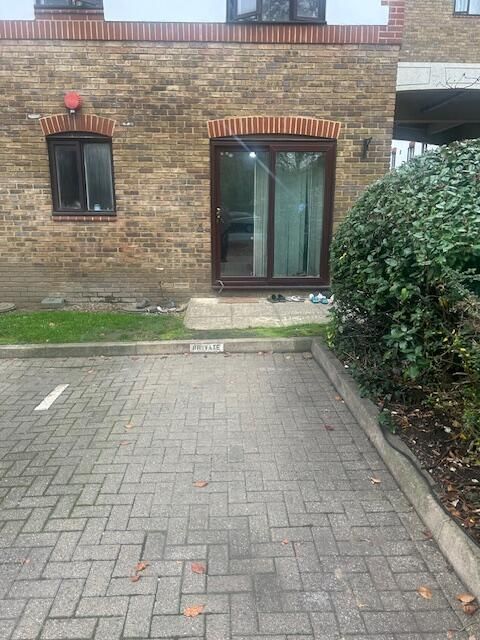 Property photo 1 of 5