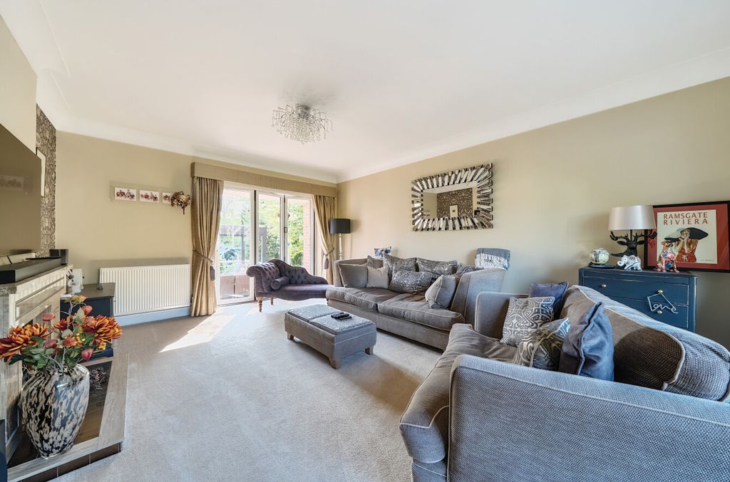 Property photo 3 of 27 1340530-1-689F02A...